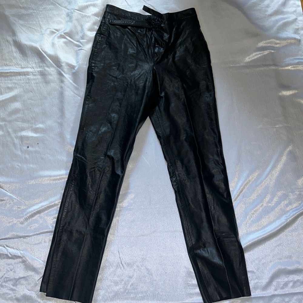 100 % leather genuine women size small ( sexy pant )